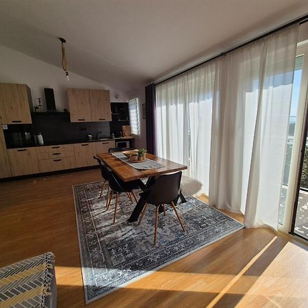 Apartment Near The Sea-Self Check-In Подстрана Екстериор снимка