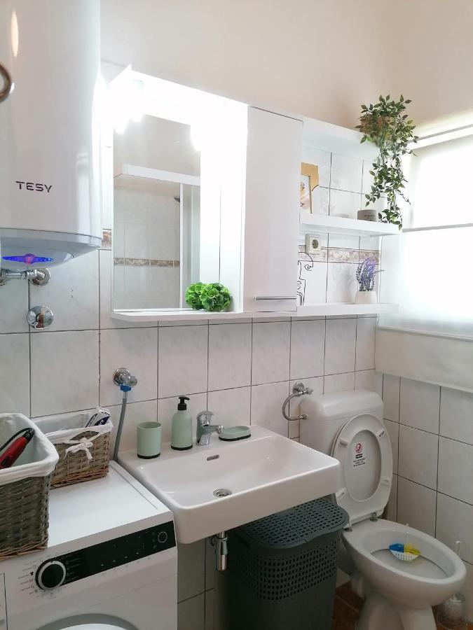 Apartment Near The Sea-Self Check-In Подстрана Екстериор снимка