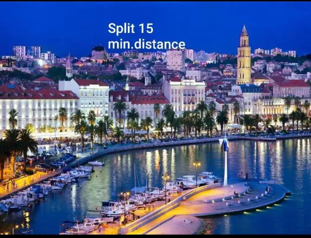 Apartment Near The Sea-Self Check-In Подстрана Екстериор снимка