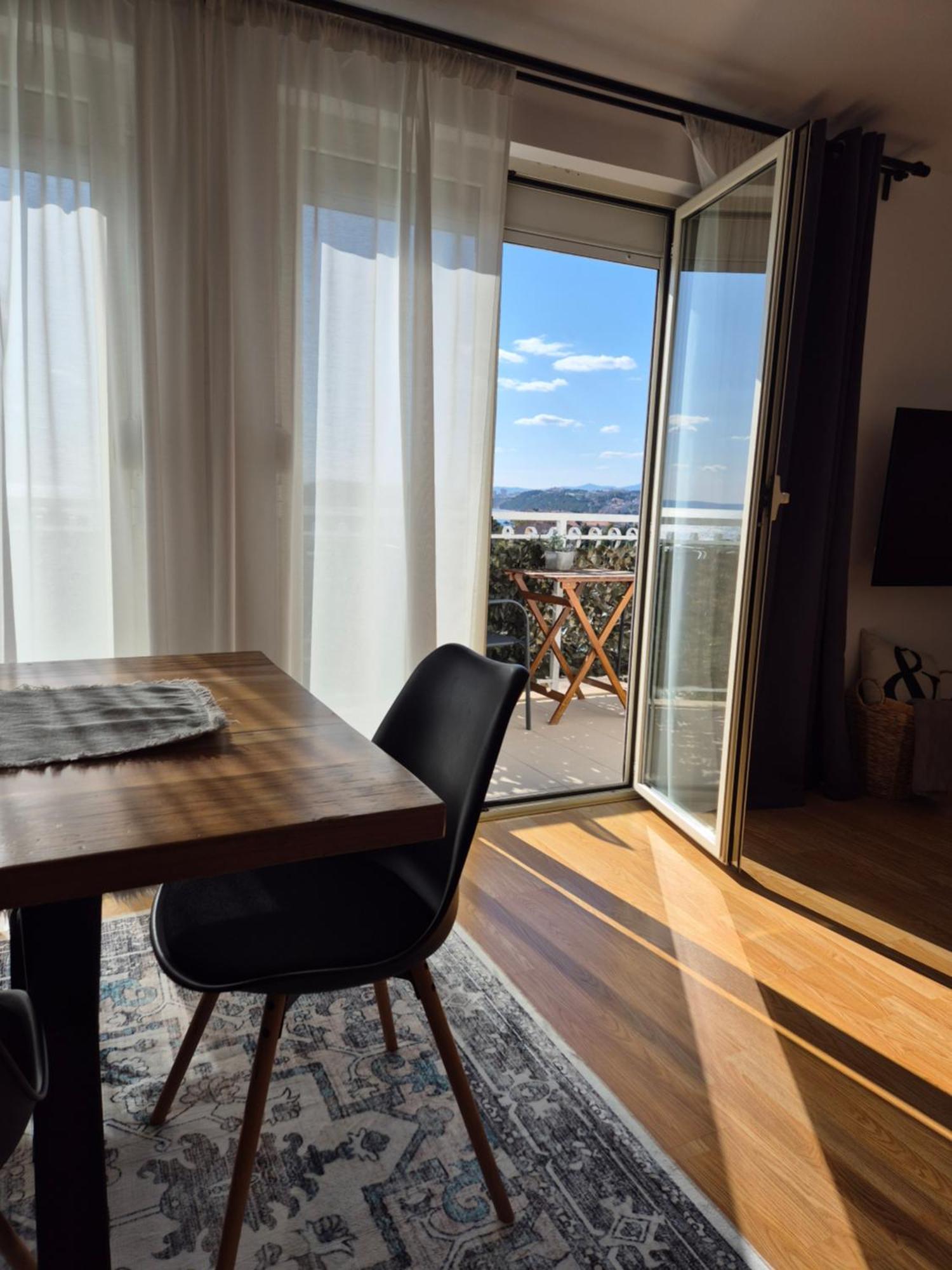 Apartment Near The Sea-Self Check-In Подстрана Екстериор снимка